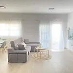 Homeforguest Two Bedroom With Pool And Terrace