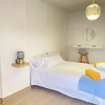아파트 Homeforguest Two Bedroom With Pool And Terrace 칼레타데푸스테