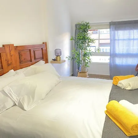 Homeforguest Two Bedroom With Pool And Terrace Appartamento *
