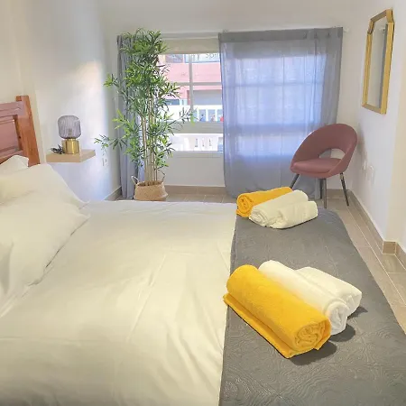 아파트 Homeforguest Two Bedroom With Pool And Terrace 칼레타데푸스테