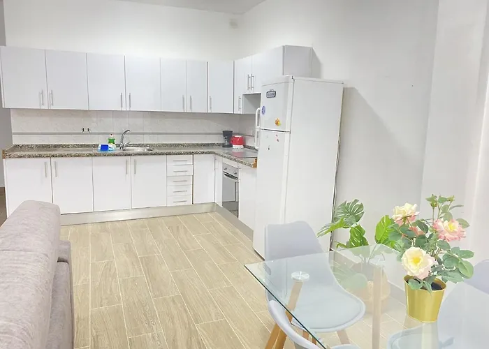 Homeforguest Two Bedroom With Pool And Terrace