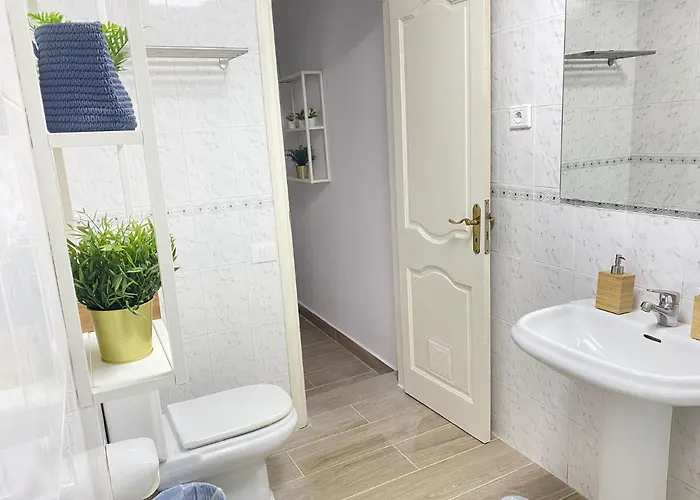 Homeforguest Two Bedroom With Pool And Terrace Appartement