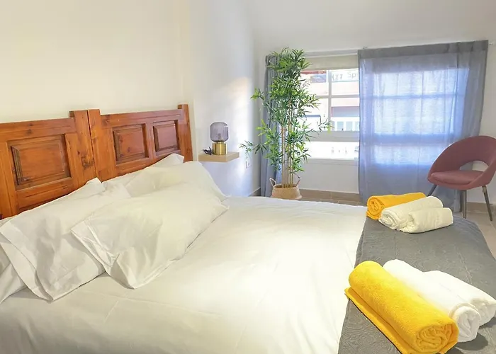 Homeforguest Two Bedroom With Pool And Terrace Appartement *